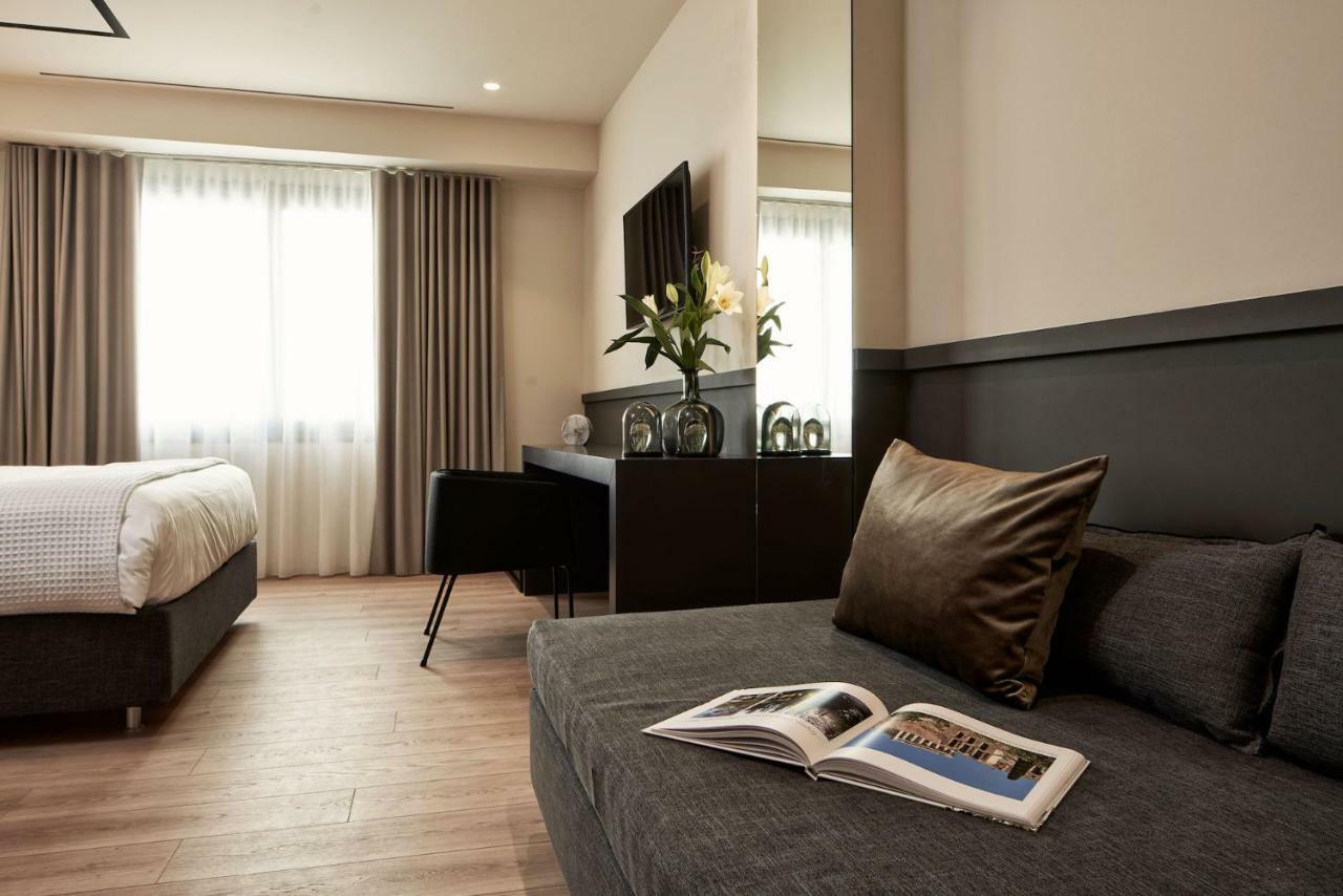Urban Frame Plaka Hotel Athens Ngoại thất bức ảnh
